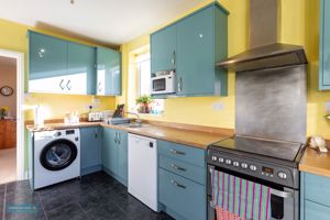 Kitchen- click for photo gallery